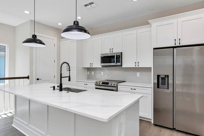 8483 Laureate Blvd in Orlando, FL - Building Photo - Building Photo