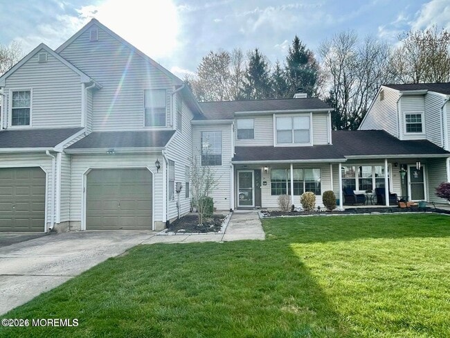 21 Evergreen Dr in East Windsor, NJ - Building Photo - Building Photo