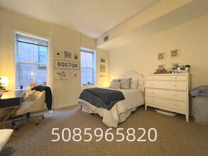 4 Davis Ave in Brookline, MA - Building Photo - Building Photo