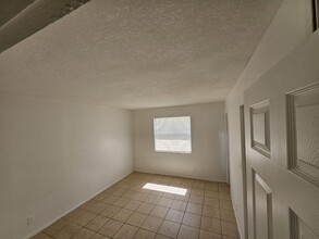 4800 NW 24th Ct in Lauderdale Lakes, FL - Building Photo - Building Photo