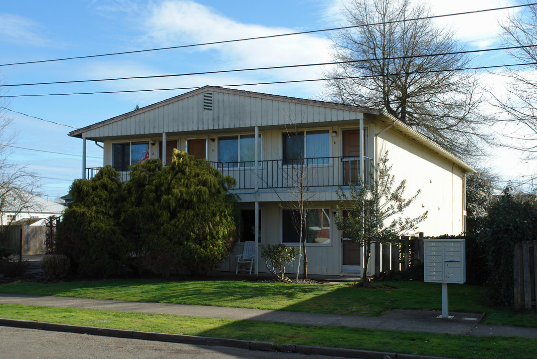 926 4th Ave in Albany, OR - Building Photo