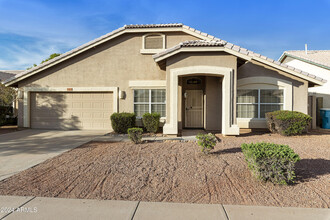 4520 E St John Rd in Phoenix, AZ - Foto de edificio - Building Photo