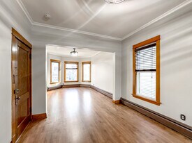 3415 W McLean Ave, Unit J06P in Chicago, IL - Building Photo
