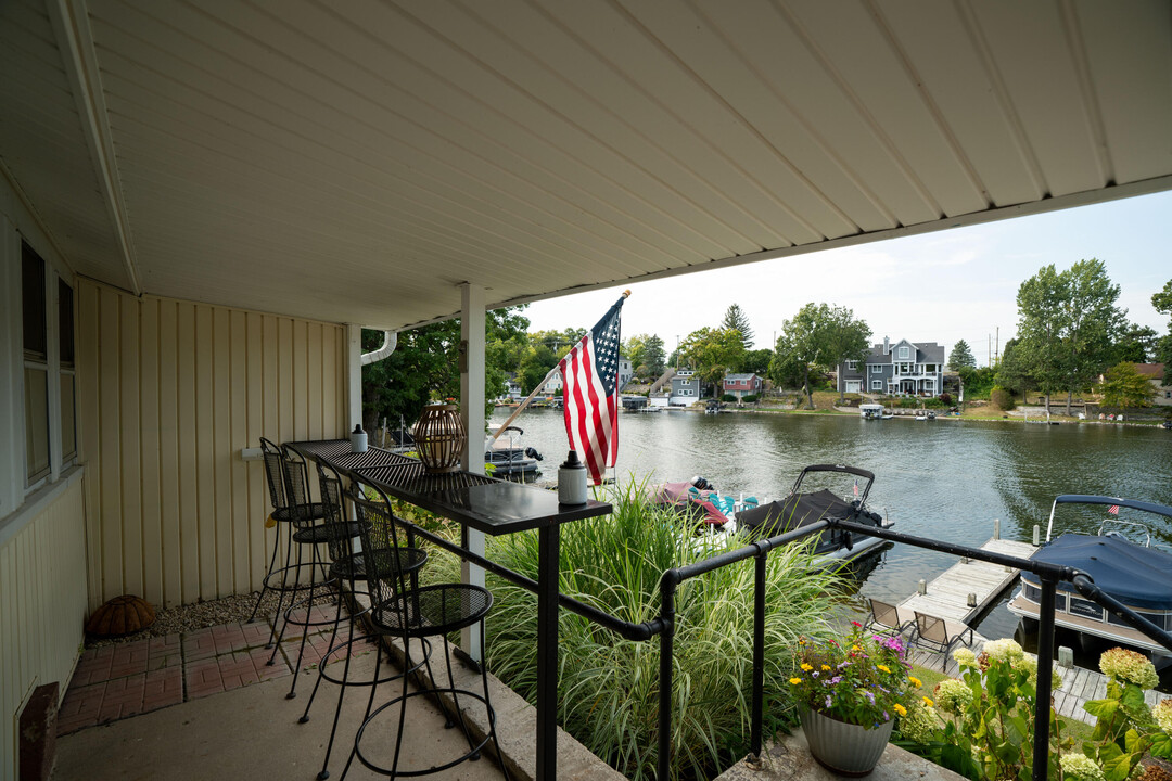 W350N5337 Rd C in Oconomowoc, WI - Building Photo