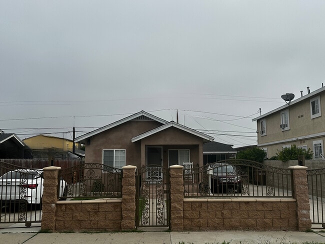 property at 1313 W 96th St