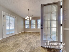 45 Shadowbrook Ct in Covington, GA - Foto de edificio - Building Photo