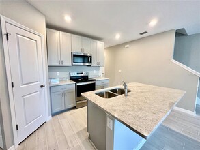 5852 Ocean Isle Dr in Nokomis, FL - Building Photo - Building Photo