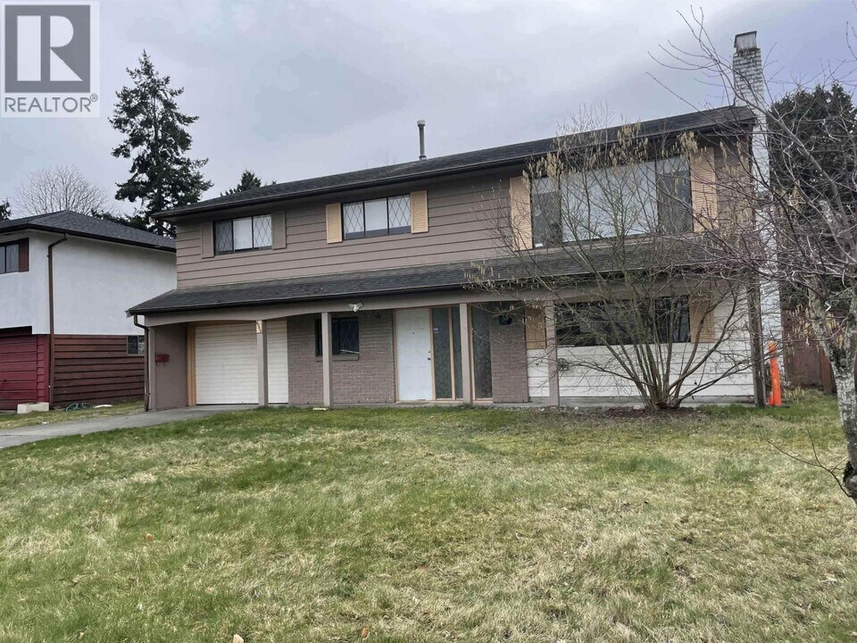 6040 Christina Rd in Richmond, BC - Building Photo