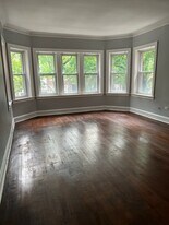 8038 S Maryland Ave, Unit 3 in Chicago, IL - Building Photo