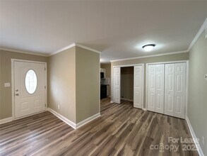 309 Cemetery St in Charlotte, NC - Foto de edificio - Building Photo