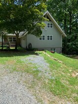 250 Barbara Ln, Unit 250 Barbara Lane in Harpers Ferry, WV - Building Photo