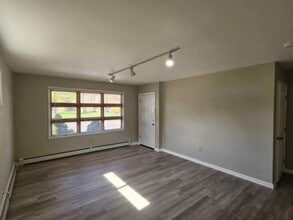 2 Brooks Blvd in Manville, NJ - Building Photo - Building Photo