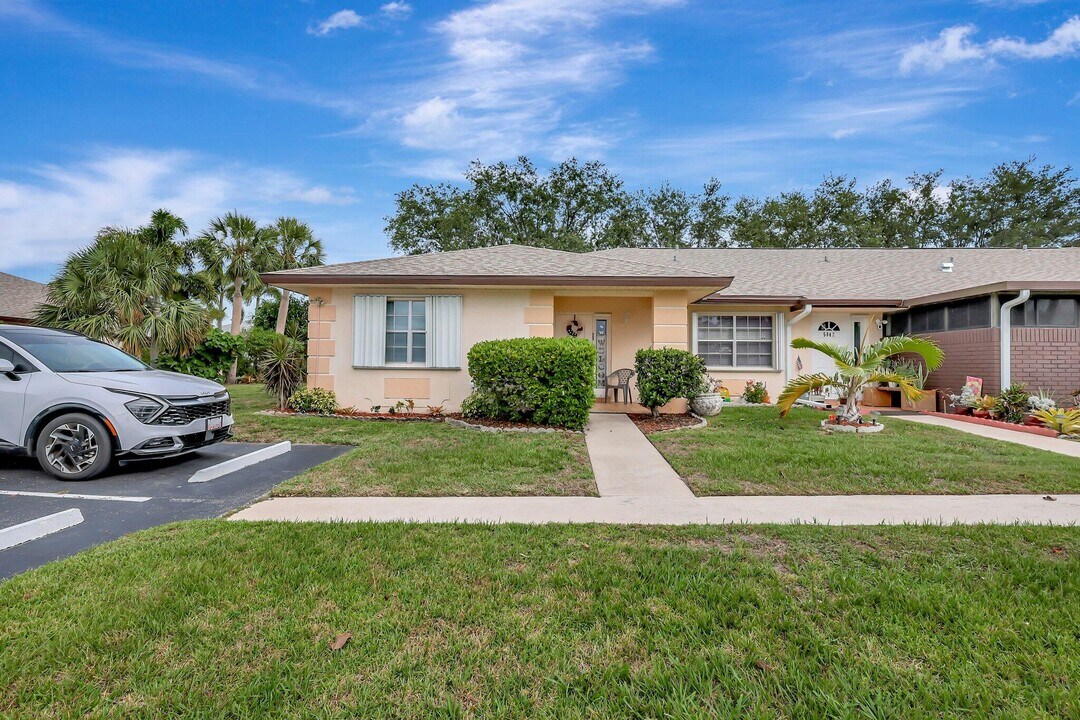 5840 Summerfield Ct in Fort Pierce, FL - Building Photo