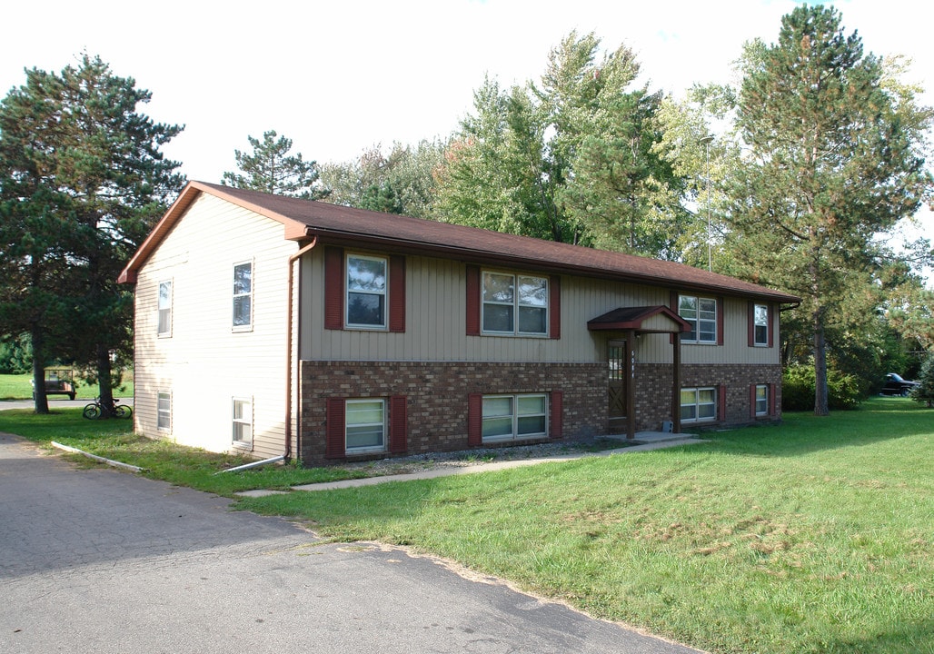 6084-6092 Clark Rd in Bath, MI - Building Photo