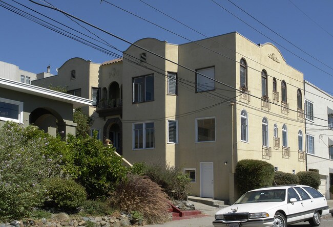 871 Warfield Ave in Oakland, CA - Foto de edificio - Building Photo