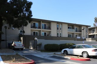 Garden Villas Apartments in Chula Vista, CA - Building Photo - Building Photo