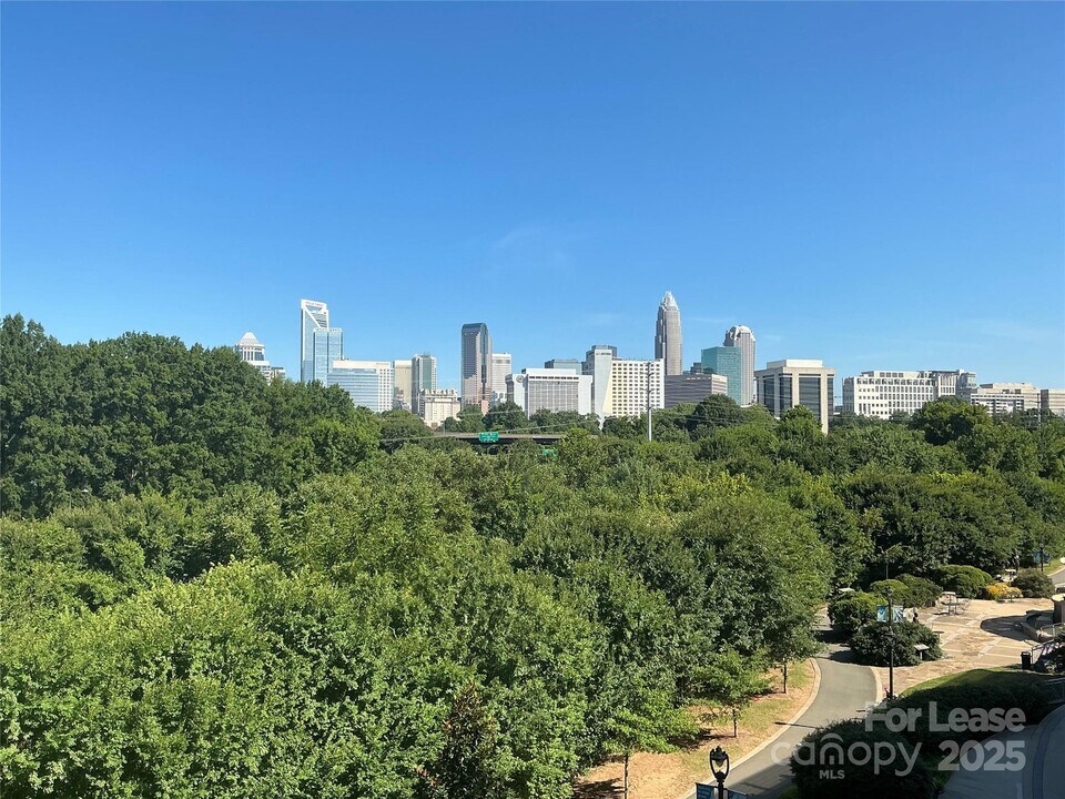 1133 Metropolitan Ave in Charlotte, NC - Building Photo