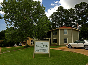 Aspen Villa in Wake Village, TX - Foto de edificio - Building Photo