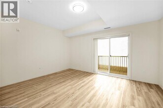 301 Westmount Rd W in Kitchener, ON - Building Photo - Building Photo