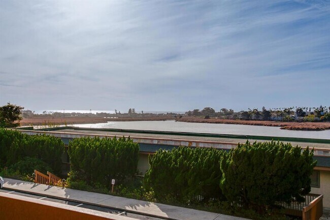 2475 Jefferson St, Unit 103 in Carlsbad, CA - Building Photo - Building Photo