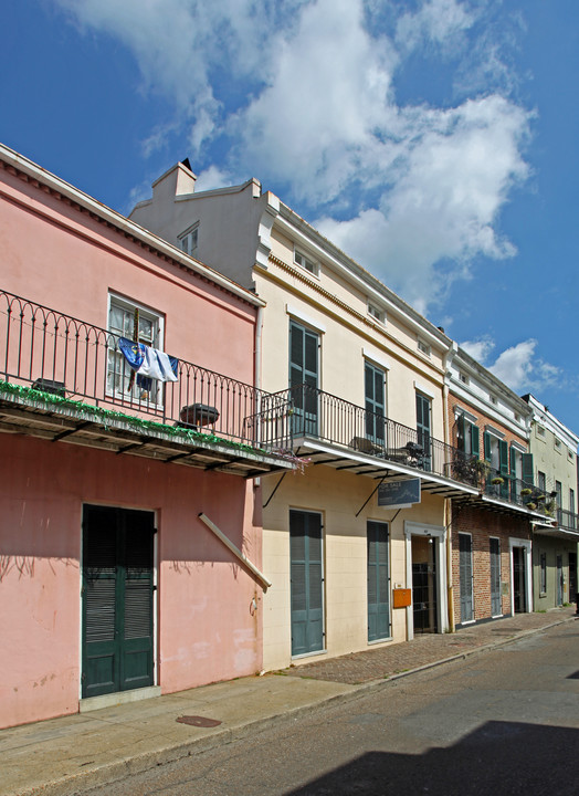 407 Burgundy St in New Orleans, LA - Building Photo