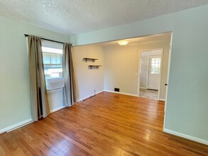 212 NE Beyrl Terrace in Portland, OR - Building Photo - Building Photo