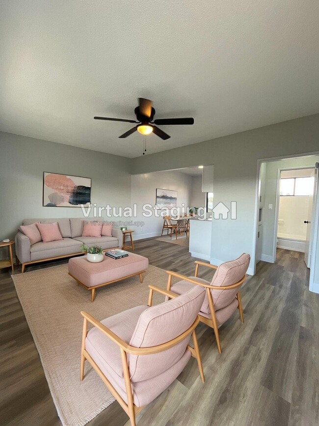 8029 S Hoover St, Unit 17