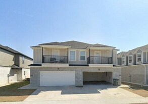 4235 W Santa Fe St in Fayetteville, AR - Building Photo