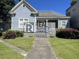 1065 College St in Macon, GA - Building Photo