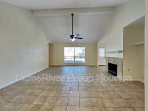 22118 Kenlake Dr in Katy, TX - Foto de edificio - Building Photo