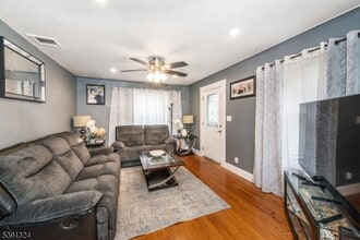 3 Grey Rock Ave in Little Falls, NJ - Building Photo - Building Photo
