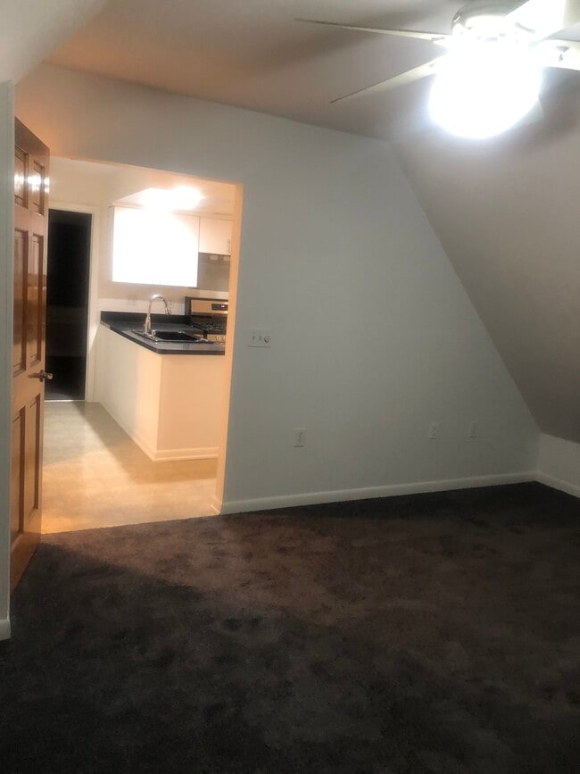 622 N Terrace Ave, Unit 4th