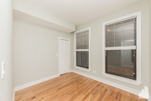 639 W Oakdale Ave, Unit 645-1 in Chicago, IL - Building Photo - Building Photo