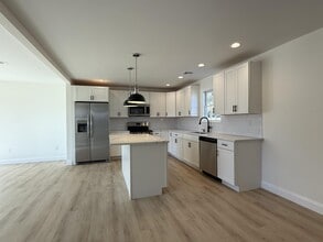 17 Elliot Ave in Lake Grove, NY - Building Photo - Building Photo
