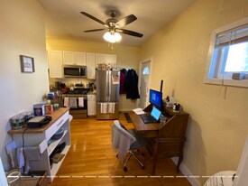 39 Cross St in Somerville, MA - Building Photo