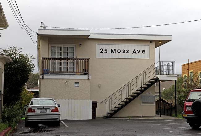 25 Moss Ave in Oakland, CA - Building Photo - Building Photo