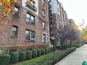 312 Main St in White Plains, NY - Foto de edificio - Building Photo