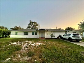 3586 Croton Rd in Naples, FL - Building Photo