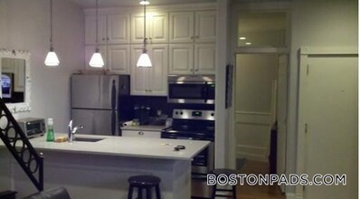 384 Commonwealth Avenue, Unit 61 in Boston, MA - Building Photo - Building Photo