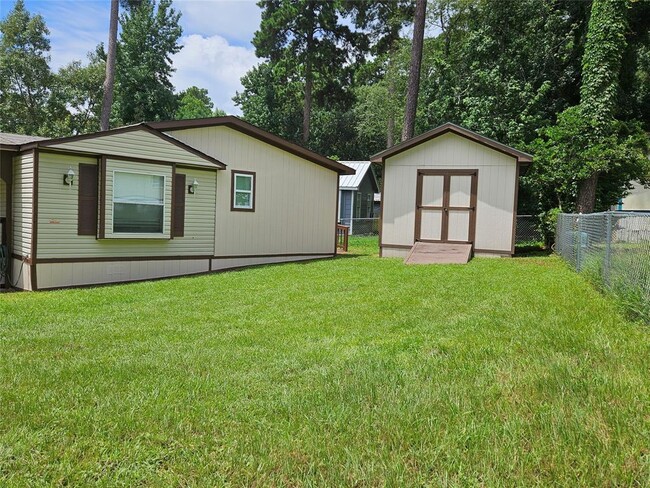 16974 Balmoral St in Montgomery, TX - Building Photo - Building Photo