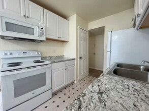 4600 Neil Rd in Reno, NV - Building Photo - Building Photo