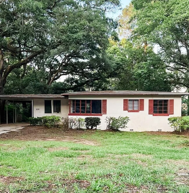 property at 211 Westridge Dr