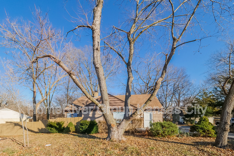 3357 S Sterling Ave in Independence, MO - Building Photo