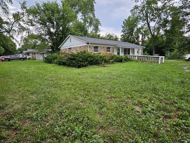6602 Lennington Dr in Indianapolis, IN - Building Photo - Building Photo