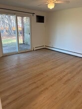 136 Rounds Ave in East Providence, RI - Building Photo - Building Photo