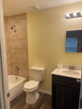 5675 NW 6th Pl, Unit 2 in Ocala, FL - Building Photo - Building Photo