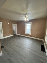 132 W 2nd St in Roxana, IL - Building Photo - Building Photo