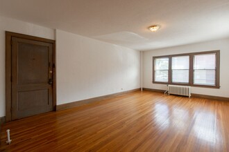 2601/05 Fremont Ave S in Minneapolis, MN - Building Photo - Interior Photo