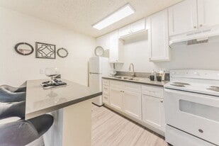 University Gardens in Las Vegas, NV - Building Photo