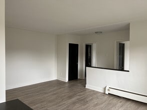 784 Hughson St in Woodstock, ON - Building Photo - Building Photo